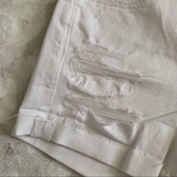 NWT American Eagle White Hi-Rise Shortie Size 4 - Picture 2 of 14